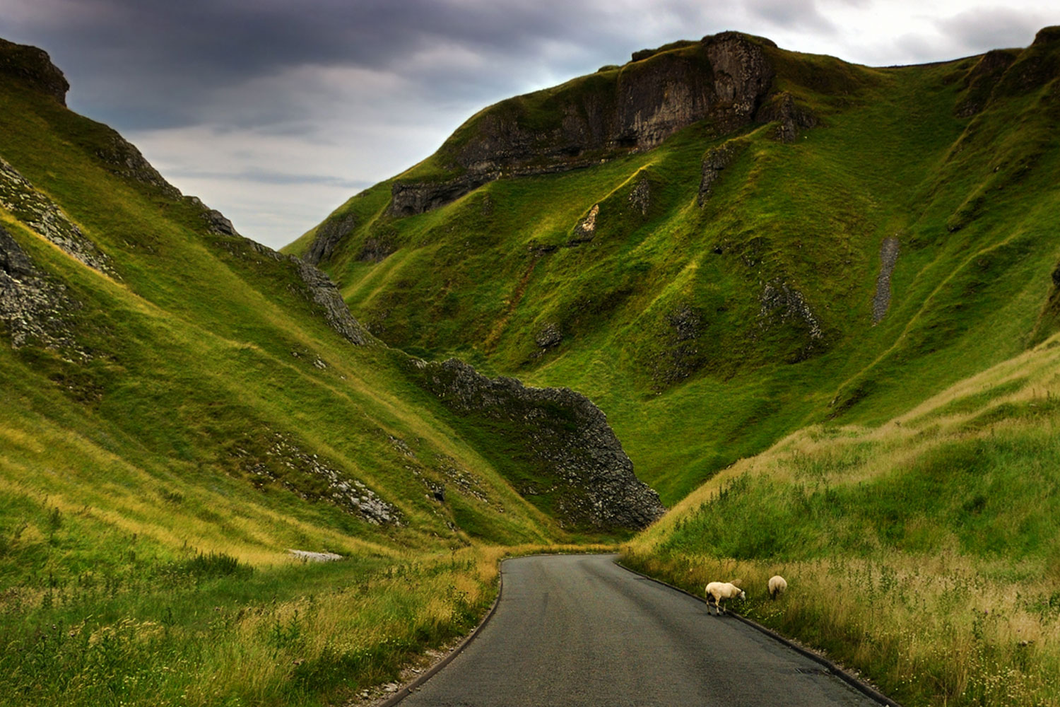 <span>Castleton</span>Winnats Pass